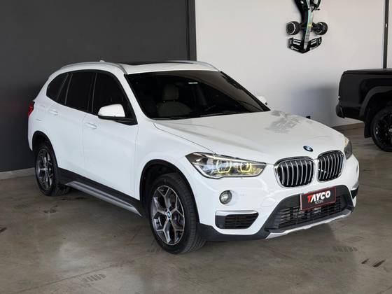 BMW X1 2.0 16V TURBO ACTIVEFLEX SDRIVE20I 4P AUTOMÁTICO BMW X1 2.0 16V TURBO ACTIVEFLEX SDRIVE20I 4P AUTOMÁTICO